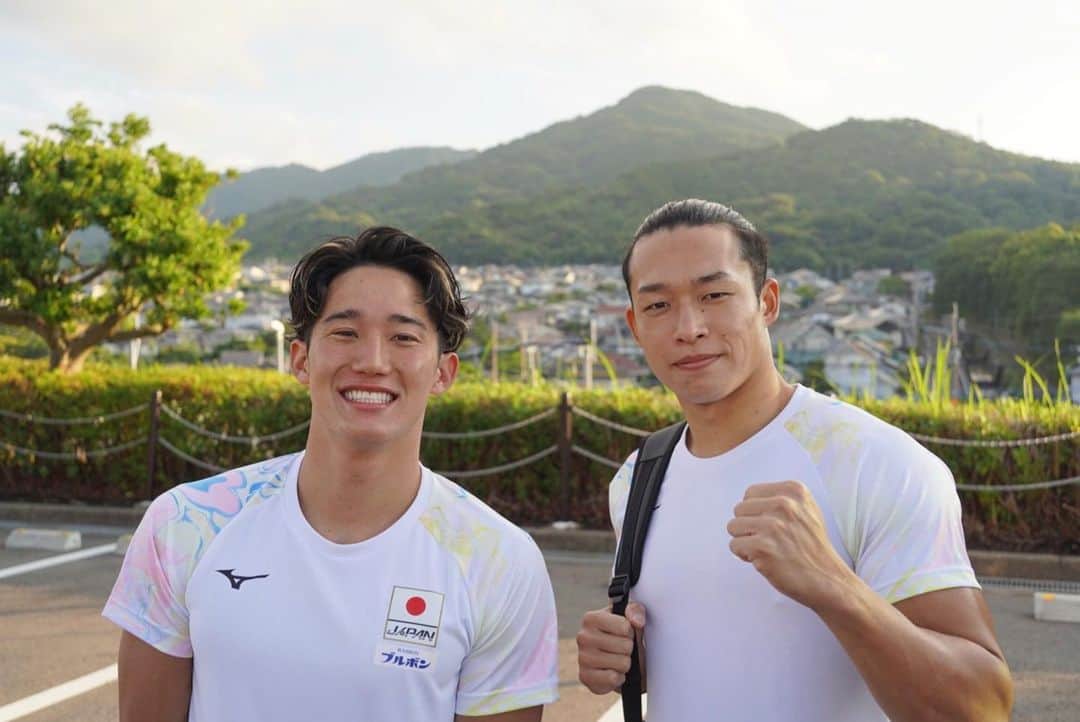 荒井陸のインスタグラム：「I'm in Fukuoka🇯🇵🍜 w/ @kiyomu_946  #世界水泳まで毎日投稿 #開幕まであと9日」