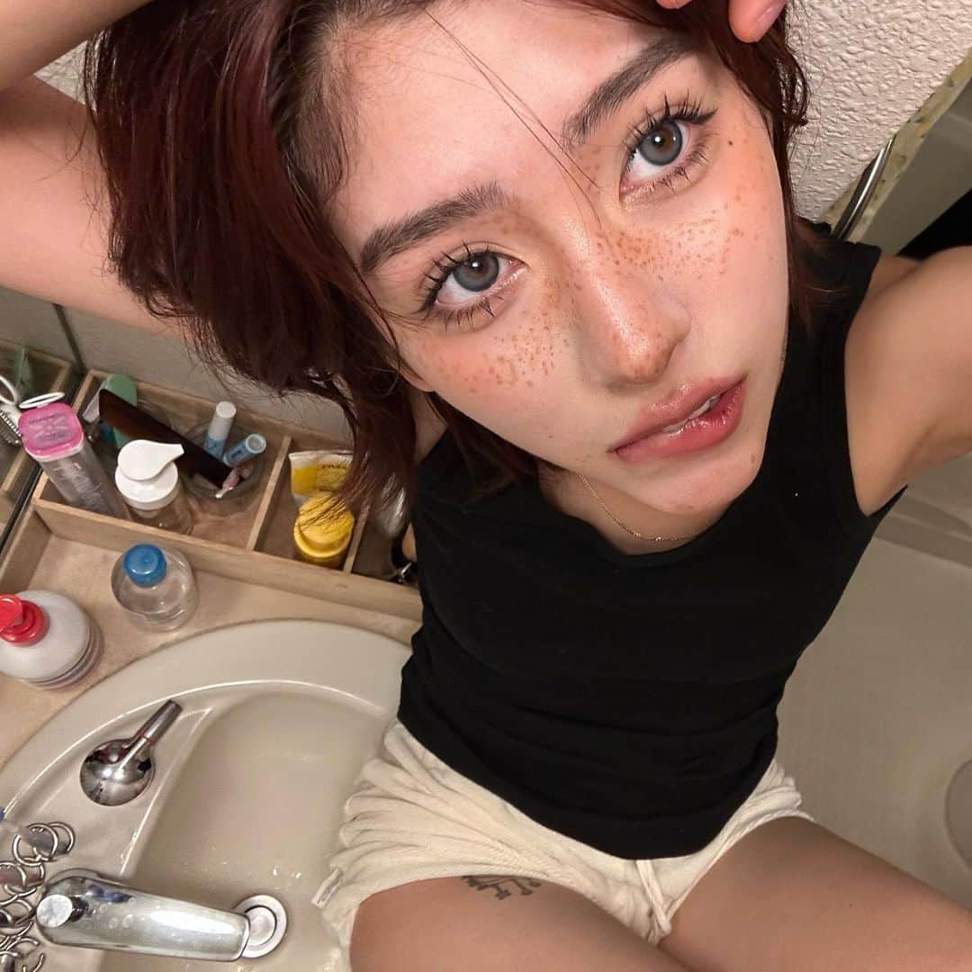 新音さんのインスタグラム写真 - (新音Instagram)「freckles lol」7月5日 20時04分 - ninonekw
