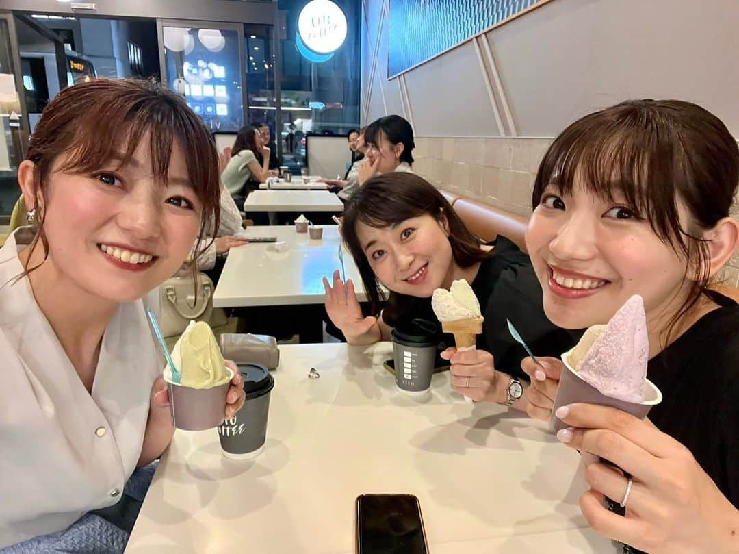 小林茉里奈さんのインスタグラム写真 - (小林茉里奈Instagram)「🍦 この前財津さんと優さんと3人でごはんに☺️💓  バリはやが繋いでくれた素敵な絆です…🫶🏻  歴代"優さんへのツッコミ役"ということで、この日も優さんはツッコミどころ満載で面白かったです🤣🤣  #fbs #福岡放送 #バリはや #アナウンサー #財津ひろみ アナ #川崎優 さん #小林茉里奈」7月5日 20時07分 - marina_k224