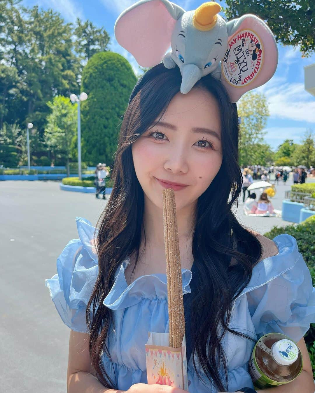 山邊未夢さんのインスタグラム写真 - (山邊未夢Instagram)「🐭 🏰 ♡  先日夢の国へ いっぱい載せたい写真あって ディズニー投稿続くけどみてくれる〜？  #ディズニー #ディズニーランド #ディズニーカチューシャ #Disney #disneyland #夢の国 #ディズニーコーデ #ディズニーグルメ #ダンボ #Dumbo #カチューシャ #夏ディズニー #チュロス #ディズニー40周年 #ディズニー写真部 #ディズニー風景 #ディズニー部 #ディズニーカメラ隊 #ディズニー写真 #夏コーデ #べーファッション #アイドル」7月5日 20時16分 - miyu_tokyogirlsstyle