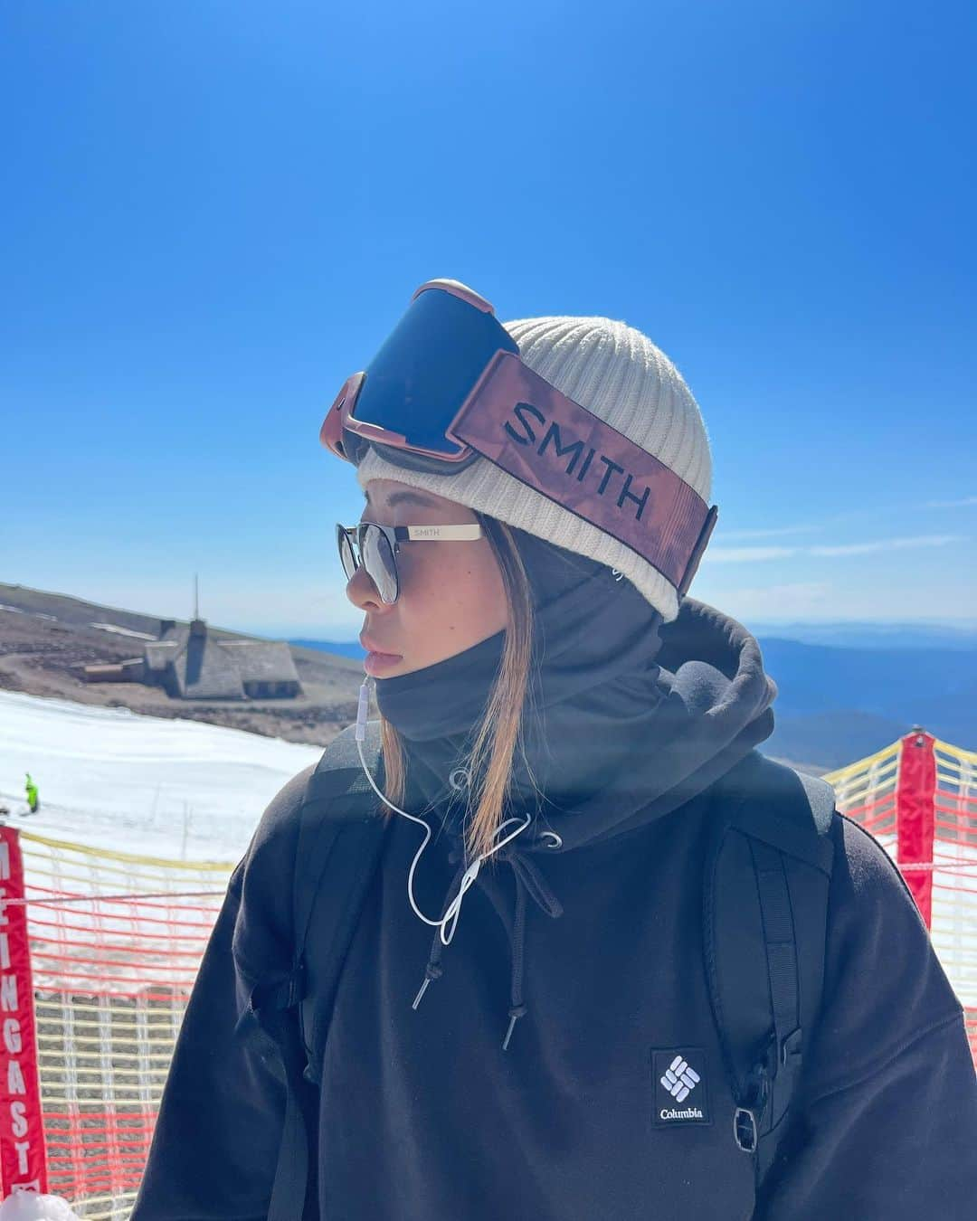 冨田せなのインスタグラム：「YONEX shooting in Mount hood.  スノーボードをしてるからこそ行ってみたかったMt Hood。撮影のタイミングだったけどパイプもジャンプもレールも盛り上がっててとっても楽しかったです🏔️🏂1週間あっと言う間だったな〜。  #snowboard #MtHood  #yonex #columbia #smith #nixon #stancesocks #galliumwax #callafactory #knittronic #superfeet #cwx #ark #ilbase #グローバルWiFi #globalwifi #gobeyonder #高鷲スノーパーク #小布施クエスト#畑歯科医院」