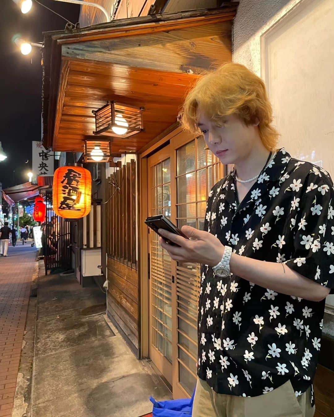 コヌ さんのインスタグラム写真 - (コヌ Instagram)「雨の日に東京  今日もみんなお疲れ様でした  明日も会いましょう  #新大久保」7月5日 20時27分 - iibbgwiixxy
