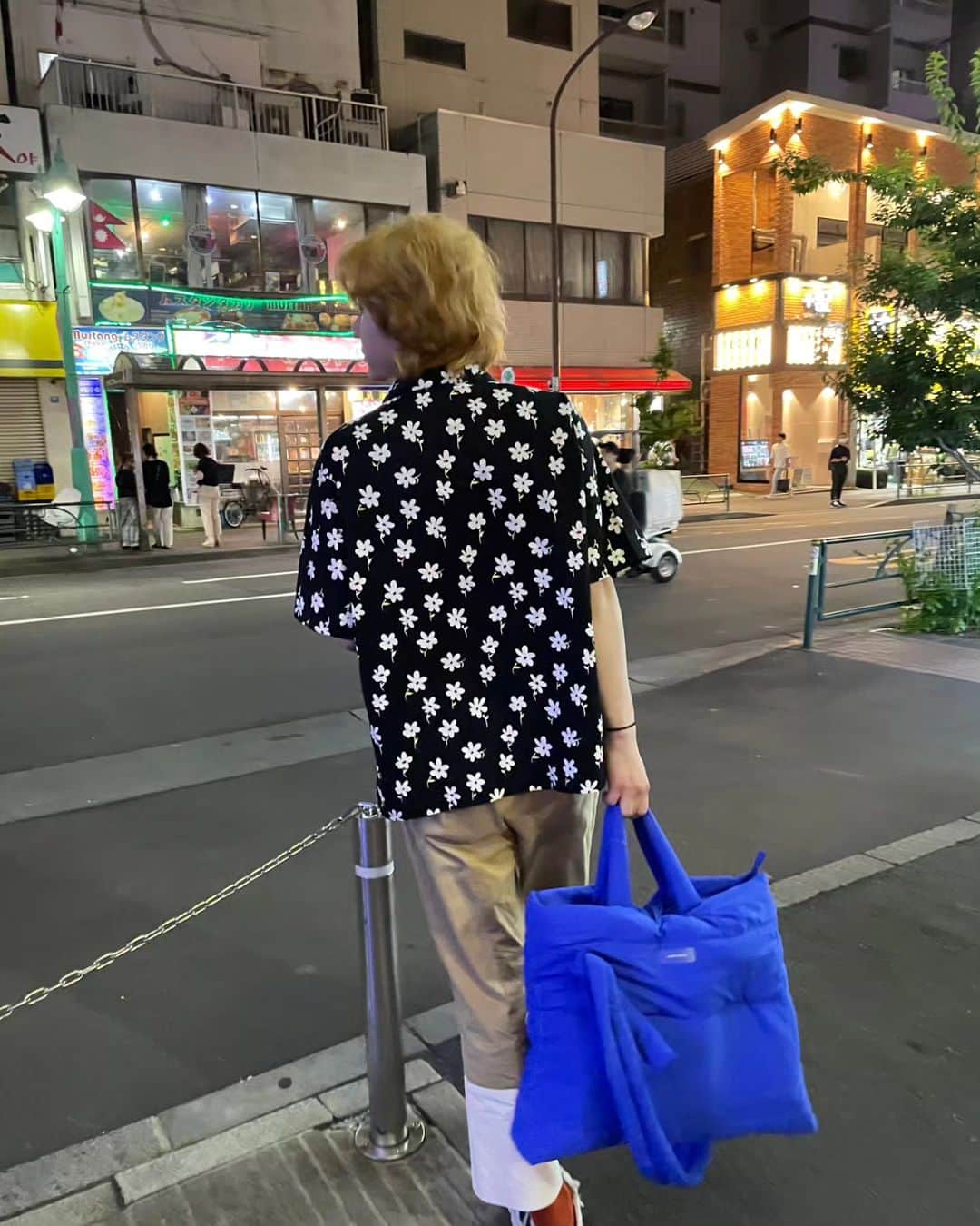 コヌ さんのインスタグラム写真 - (コヌ Instagram)「雨の日に東京  今日もみんなお疲れ様でした  明日も会いましょう  #新大久保」7月5日 20時27分 - iibbgwiixxy