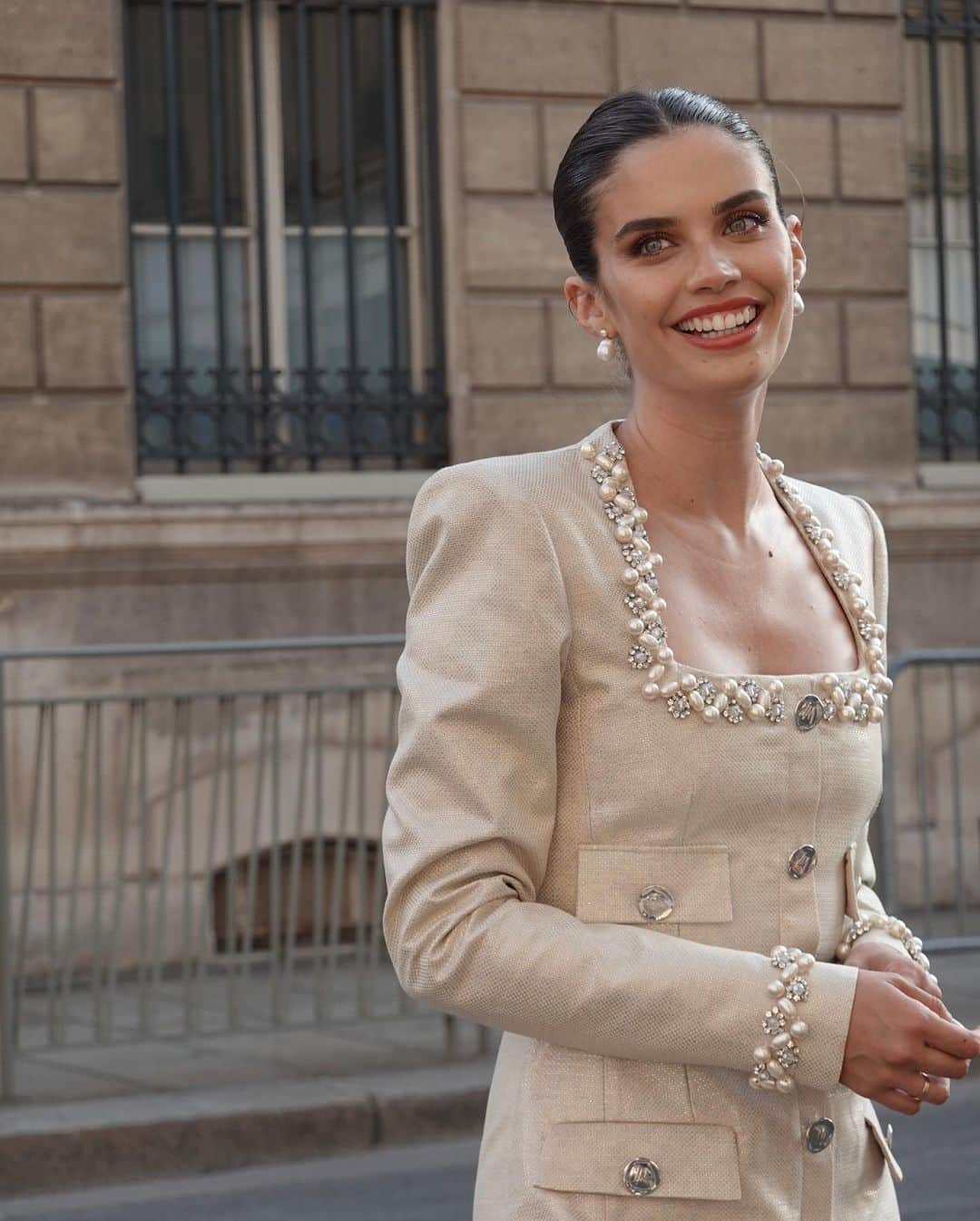 サラ・サンパイオのインスタグラム：「Bonjour paris 🥐」