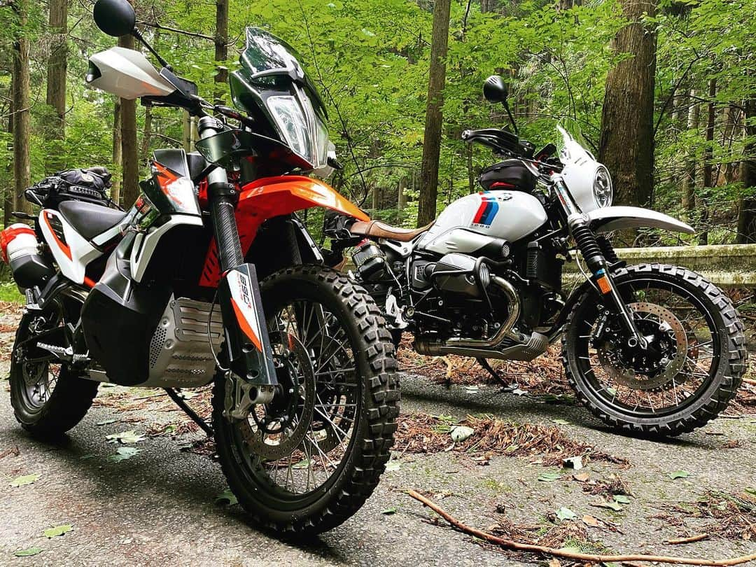 大鶴義丹さんのインスタグラム写真 - (大鶴義丹Instagram)「欧州車で、、、  #ktm890adventurer #bmwninet #林道ツーリング」7月5日 20時32分 - gitan.ohtsuru