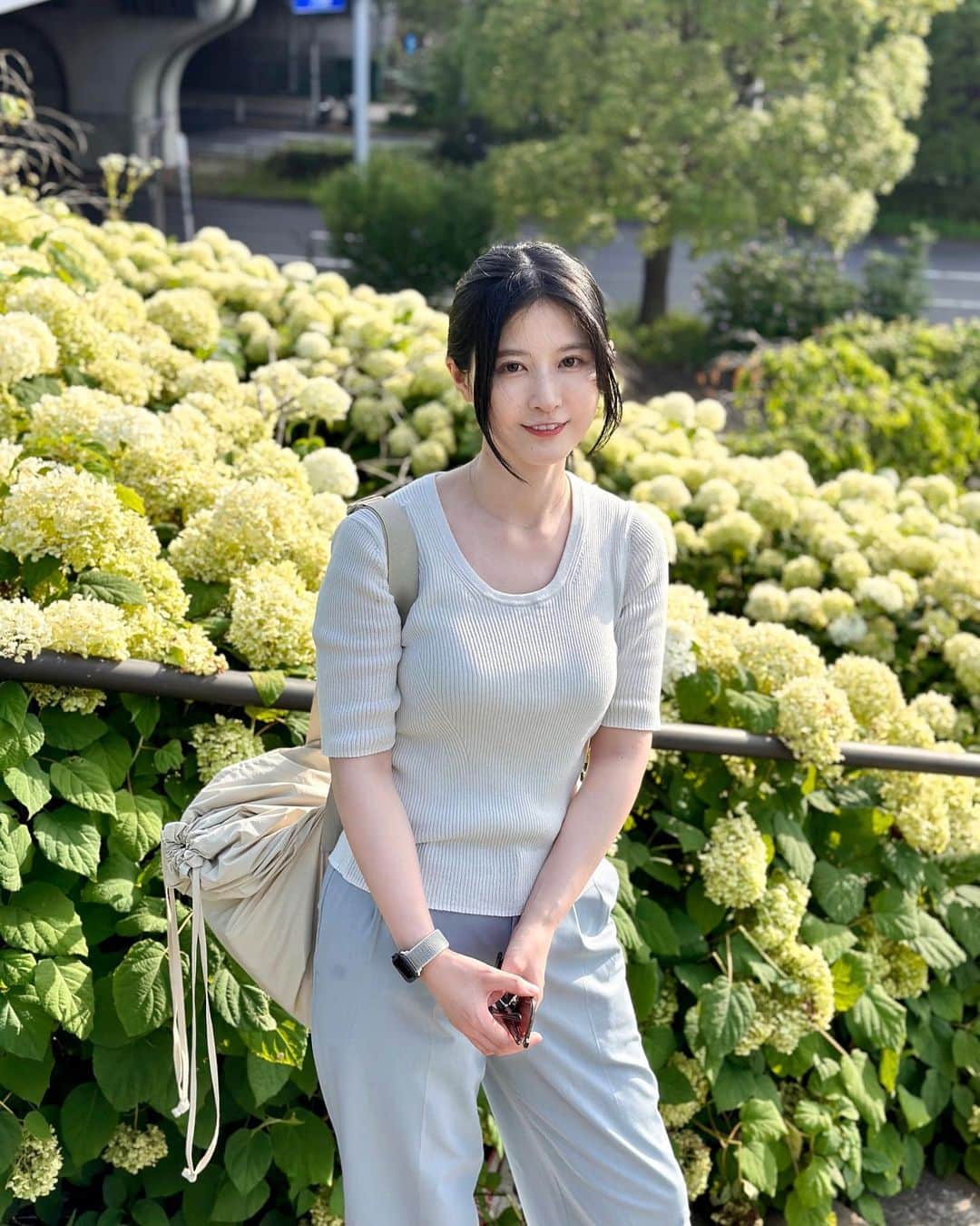 八田エミリさんのインスタグラム写真 - (八田エミリInstagram)「白い紫陽花が綺麗でした！」7月5日 20時33分 - hattaemily