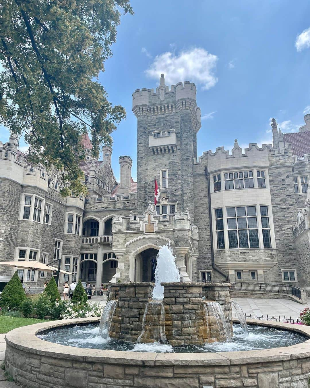 指出瑞貴さんのインスタグラム写真 - (指出瑞貴Instagram)「🇨🇦❤️❤️🏰🤍 #casaloma #casalomatoronto #casaloma #カサロマ #canada #toronto #캐나다 #캐나다여행」7月5日 20時40分 - sashidemizuki