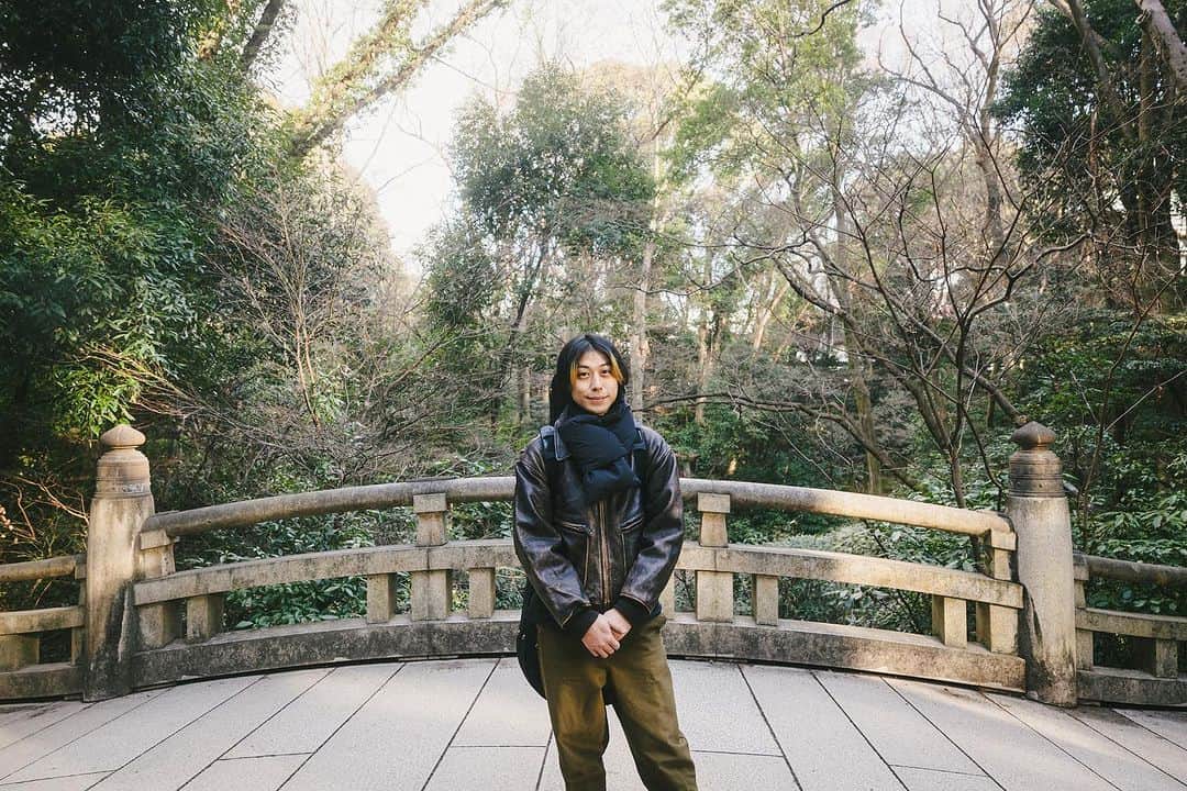 宍戸翼さんのインスタグラム写真 - (宍戸翼Instagram)「230124 代々木公園 ツアーのポスター用の写真お願いした時の。バイク寒くてめちゃ着込んでたけど、結局北陸北日本は本当にこんな格好で回ってきました。ソロツアー、無事完走できました。皆様のおかげです。」7月5日 20時51分 - tsubasashishido