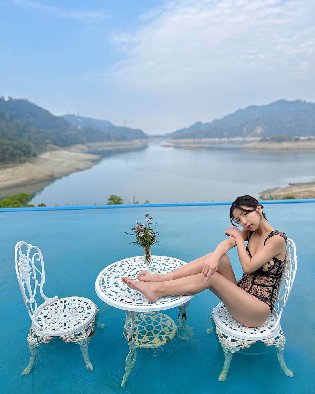 めいさんのインスタグラム写真 - (めいInstagram)「-- 海辺を連れてくれないと どうやって水着を着て見せるかな😆 ・ ・ ・　 ・ ・ ・  —  #instapic#日本#写真部#寫真#portrait#사진#写真集#pool#커피#ポートレート#japanesegirl#beauty#japan#photo_jpn#taiwan#섹시#photo#bikini#フォロー#撮影#model#view#水着#tokyo#follow#portraitsedition  不帶我去海邊 怎麼穿泳衣給你看😆」7月5日 20時52分 - meitienlin1125