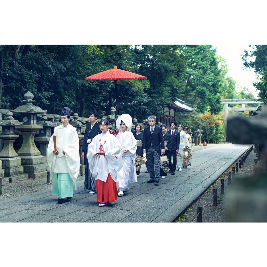 ワタベウェディングさんのインスタグラム写真 - (ワタベウェディングInstagram)「ワタベウェディング  7/15・7/16限定で、【京都和婚スタッフ出張相談会】を表参道フラッグシップで開催！  「和婚ってなんだか敷居が高そう…」 「何から始めればいいのかな…」 などの疑問を直接プランナーがお答えします！ 結婚式についてはもちろん、京都の魅力や過ごし方などもたっぷりご紹介。  さらに今なら、挙式代金最大10万円OFF（2023年12月末挙式まで）の特典をご用意！ 京都和婚をご検討中の方は、この期間のご利用でこだわりの和婚がお得に叶います。 歴史ある憧れの神社仏閣でおふたりの人生のスタートを。    【要予約】 日程 7 /15（土）・16（日）　  場所 表参道フラッグシップ   時間（※各日共通です） ①10：00～　②13：00～　③16：00～　  ---------------------------------------------- #watabewedding #ワタベウェディング  #結婚式 #プレ花嫁 #家族ウェディング #式場探し #卒花嫁 #ウェディング #プレ花嫁さんと繋がりたい #結婚式準備 #2023秋婚 #ゼクシィ #少人数婚 #少人数ウェディング #家族婚  #式場見学 #卒花レポ #神前式 #京都ウェディング  #京都 #和婚 #家族挙式 #京都挙式 #京都和婚  #神社挙式 #白無垢 #色打掛 #和装花嫁 #japanesewedding」7月5日 20時45分 - watabewedding