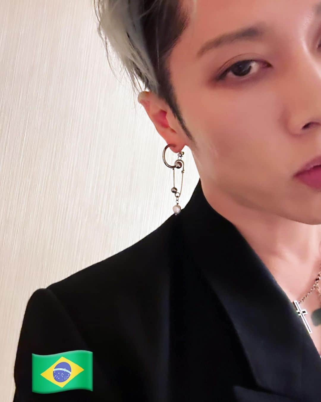 雅-MIYAVI-のインスタグラム：「Partida para o Brasil Mal posso esperar para arrasar com todos vocês!」