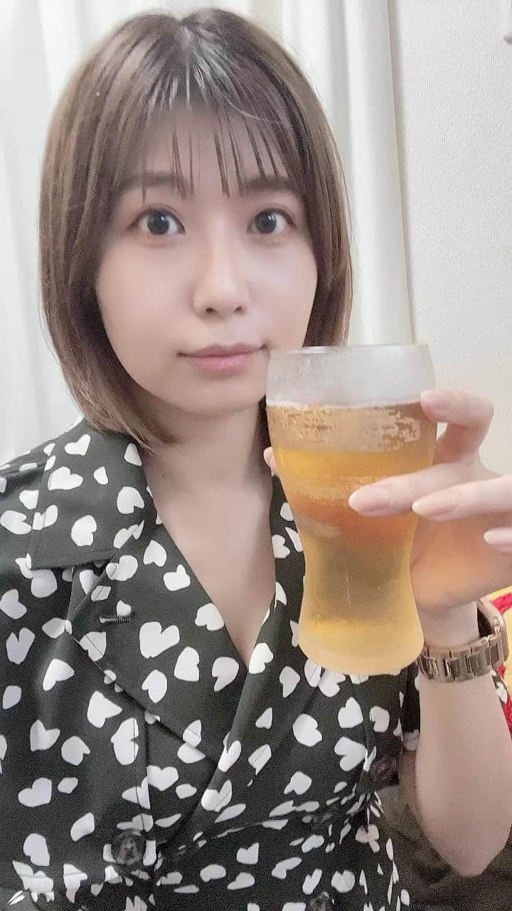 天野麻菜のインスタグラム：「ビール女子。3529  #ビール #ビール女子 #beer #beerstagram #お酒 #アルコール #タレント #グラビア #女優 #天野麻菜 #休まず #毎日飲んでる #記録更新中 #ビールのcm #オファー待ち #ビール大好き #乾杯 #乾杯シリーズ #1日1ビール #9年以上 #続けてる #まだまだ #これから  #今日で #3529日目 #家」