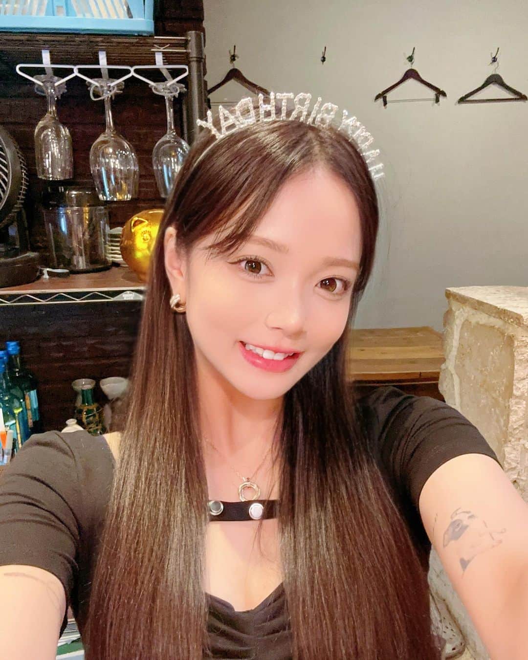 仲本莉絵瑠のインスタグラム：「22歳になったよー❤️❤️❤️ 昨日からずーっと幸せ続き😼 #お母さん22歳になったよ #今年はもっと頑張ります」
