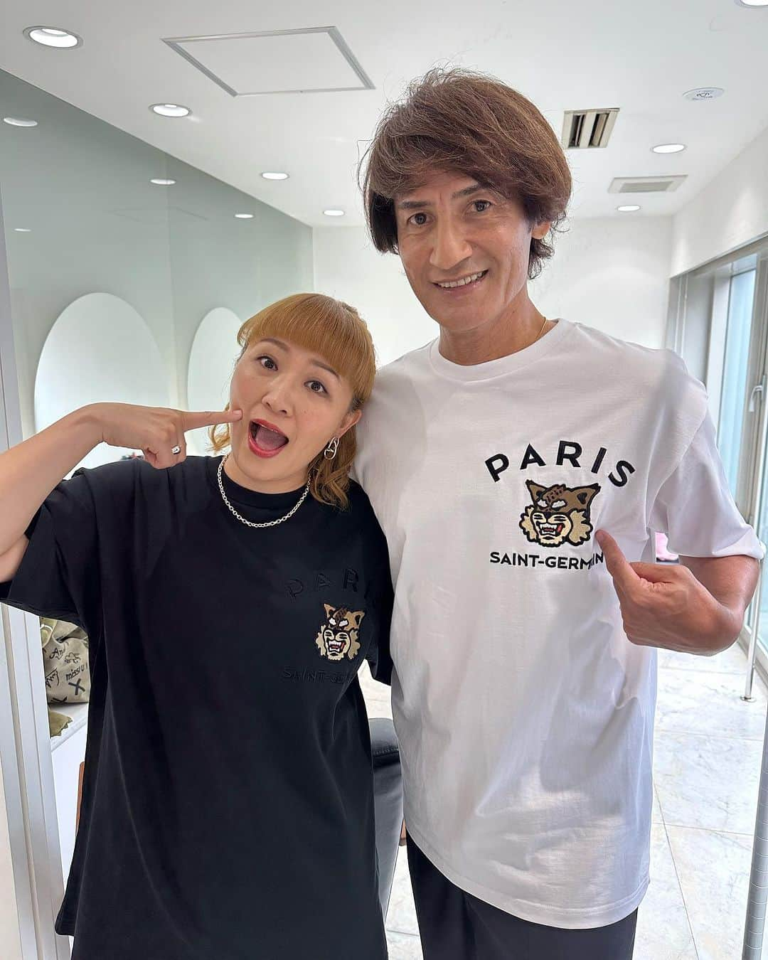 丸山桂里奈さんのインスタグラム写真 - (丸山桂里奈Instagram)「今日は夫婦で撮影でしたよん🥺 スーパー楽しい時間、空間になりましたぁ📷🎵関係者の皆様，ありがとうございました〜 そして、またアップされる際には告知をさせてください😏‼️❣️ 夫婦でのお仕事はとても安心します⚽️👍守護神はいつも変わらず動じずです👍👍👍  #夫婦のお仕事 #PSG #撮影 #楽しすぎた #最高 #ありがとうございました #いい意味で #インスタバエ」7月5日 20時53分 - karinamaruyama