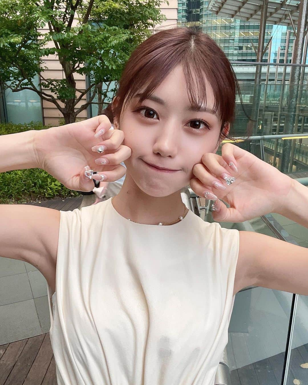 白石まゆみさんのインスタグラム写真 - (白石まゆみInstagram)「ネイルが可愛いので見せびらかしたい🫶」7月5日 20時53分 - mayumi.1227