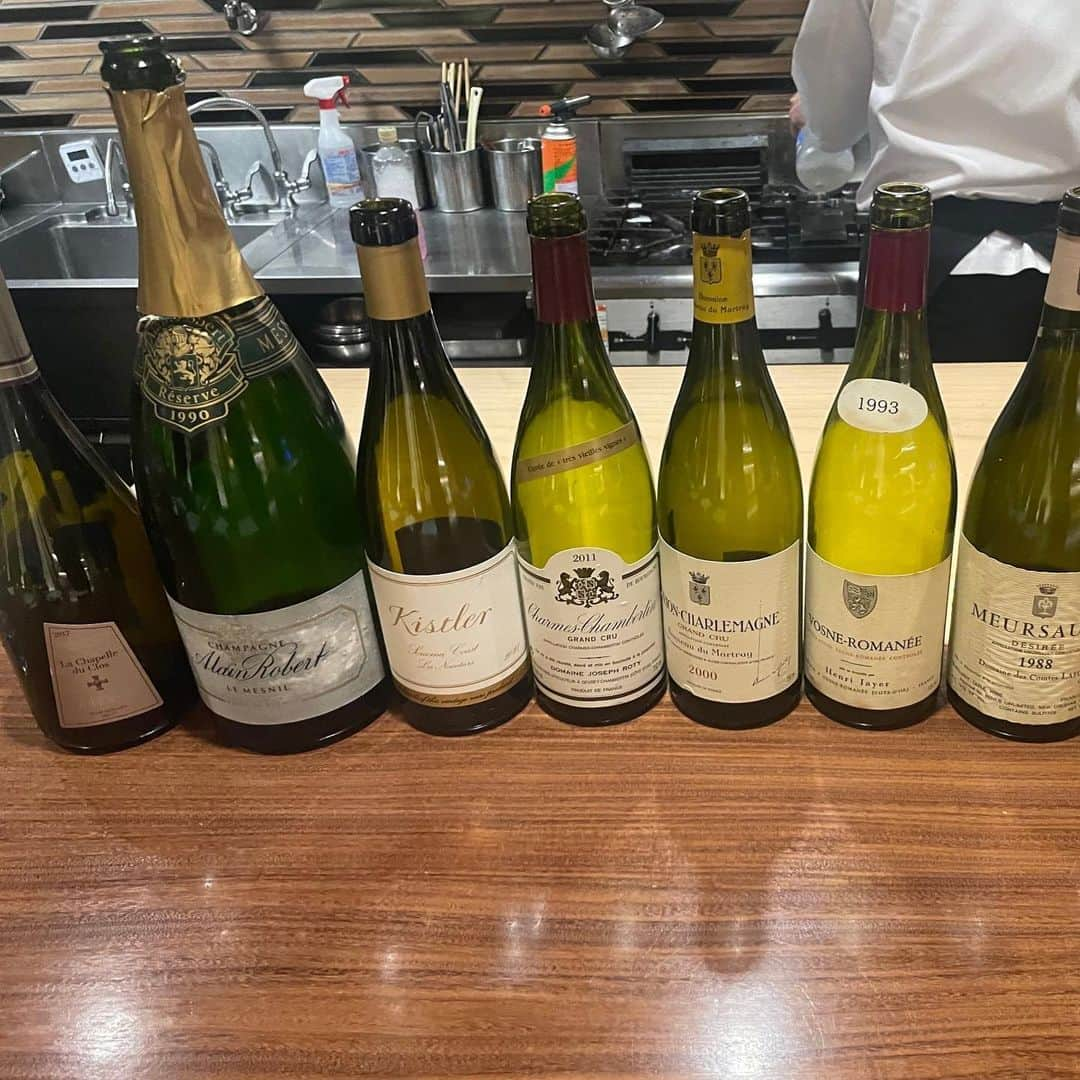 モモコさんのインスタグラム写真 - (モモコInstagram)「豪華なワイン会でしたー🍾 お料理もワインも最高でした🍷 ありがとでしたー😊💕  今日配信のYouTube『モモコ新聞』で、私の肌年齢大公開します❗️ 親友はるちゃんオススメの難波のアクロスビルのM BEAUTY CLINICさん❗️配信は19時からです。  #ハイヒールモモコ #👠 #👠🍑 #CHANEL #シャネラー #グルメ #アメブロ  #モモコ新聞 #肌年齢 #難波 #アクロスビル #MBEAUTYCLINIC #ハイフ #ハイドラジェントル #メソナJ #ワイン会 #豪華」7月6日 7時30分 - highheel_momoko