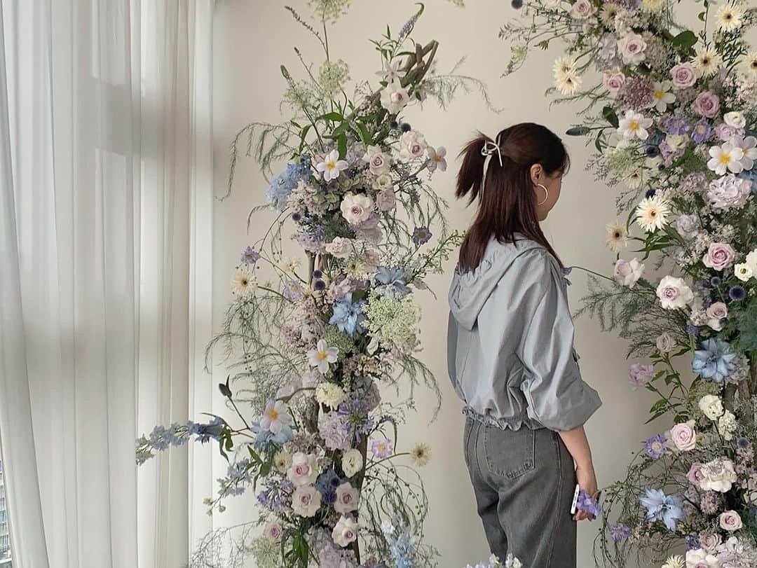 플로리스트 이주연 florist Lee Ju Yeonさんのインスタグラム写真 - (플로리스트 이주연 florist Lee Ju YeonInstagram)「. 🤍 . 바네스플라워 VANESS FLOWER . Katalk ID vaness52 E-mail vanessflower@naver.com . Paypal payment possible . 서울시 중구 청파로464 브라운스톤서울 101동2806호 📞02-545-6813  #vanessflower #florist #flowershop #handtied #flowerlesson #花束 #바네스플라워 #플로리스트 #꽃다발 #부케 #플로리스트학원 #플라워레슨 #중림동꽃집 #서울역꽃집 #꽃다발주문 #꽃수업 #꽃주문  #프로포즈이벤트 #프로포즈꽃다발 #프로포즈」7月5日 21時01分 - vanessflower