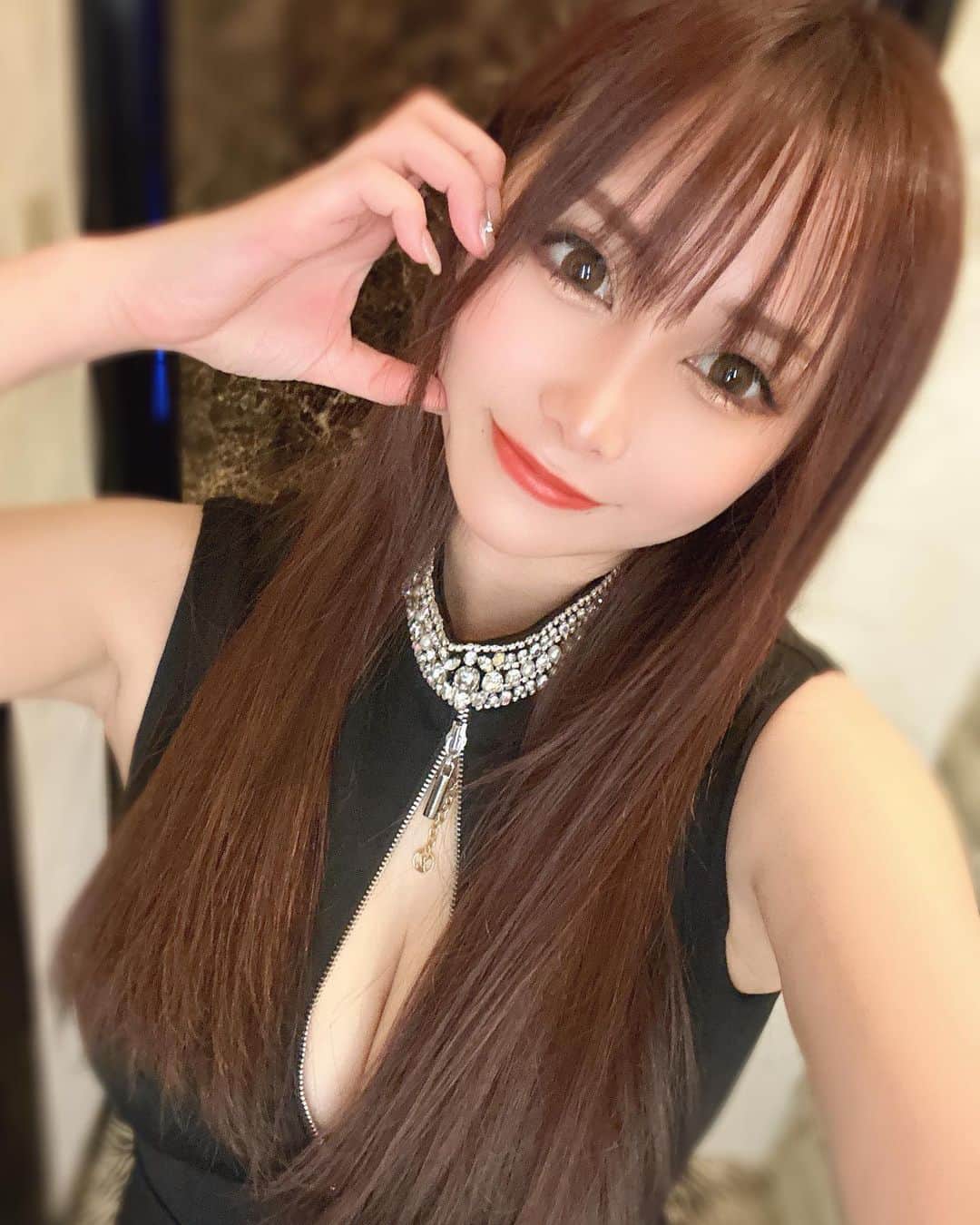 ゆずちゃんのインスタグラム：「7月もよろぴくお願いちまーつ！  #静岡#キャバクラ#キャバ嬢#clubjerry #hipahipa #ガールズバー#韓国 #美容好きな人と繋がりたい」