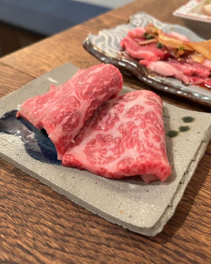 本谷亜紀さんのインスタグラム写真 - (本谷亜紀Instagram)「美味しい焼肉と数々のクラフトビールを楽しめる「焼肉スタンド 肉と麦」🍺最高でした！！  店先で靴を脱いで入るお家感あるのもくつろげたし、お肉の質もとーってもよかった！ビールのラインナップもたくさんあって、ちょっと飲みにも使えそう🎵  焼肉屋さんだけど締めのカレー、最高でした🍛  #焼肉スタンド肉と麦  #幡ヶ谷 #幡ヶ谷グルメ #幡ヶ谷ランチ #幡ヶ谷ディナー  #焼肉 #焼肉屋」7月5日 21時00分 - akichi0518_ramen