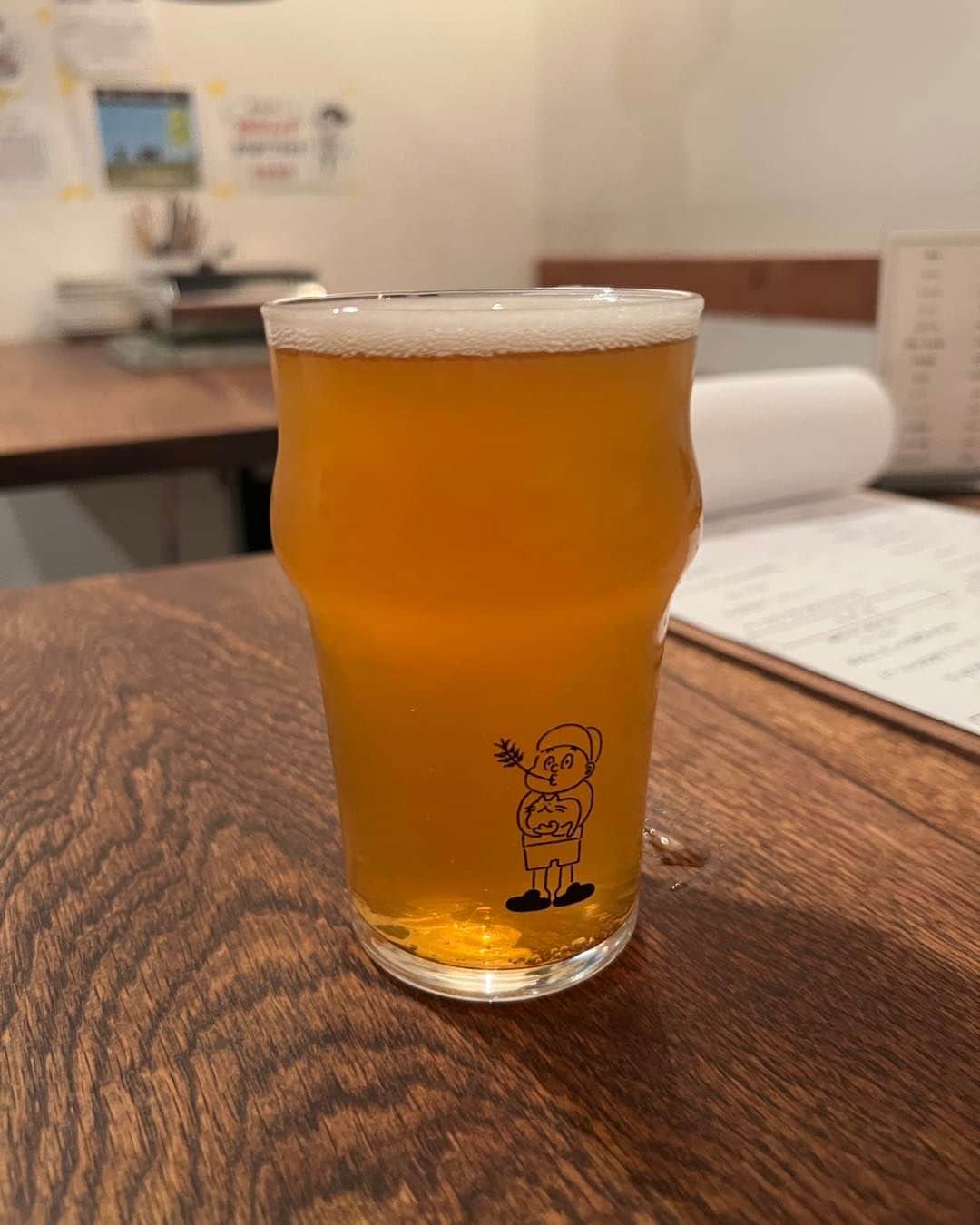 本谷亜紀さんのインスタグラム写真 - (本谷亜紀Instagram)「美味しい焼肉と数々のクラフトビールを楽しめる「焼肉スタンド 肉と麦」🍺最高でした！！  店先で靴を脱いで入るお家感あるのもくつろげたし、お肉の質もとーってもよかった！ビールのラインナップもたくさんあって、ちょっと飲みにも使えそう🎵  焼肉屋さんだけど締めのカレー、最高でした🍛  #焼肉スタンド肉と麦  #幡ヶ谷 #幡ヶ谷グルメ #幡ヶ谷ランチ #幡ヶ谷ディナー  #焼肉 #焼肉屋」7月5日 21時00分 - akichi0518_ramen