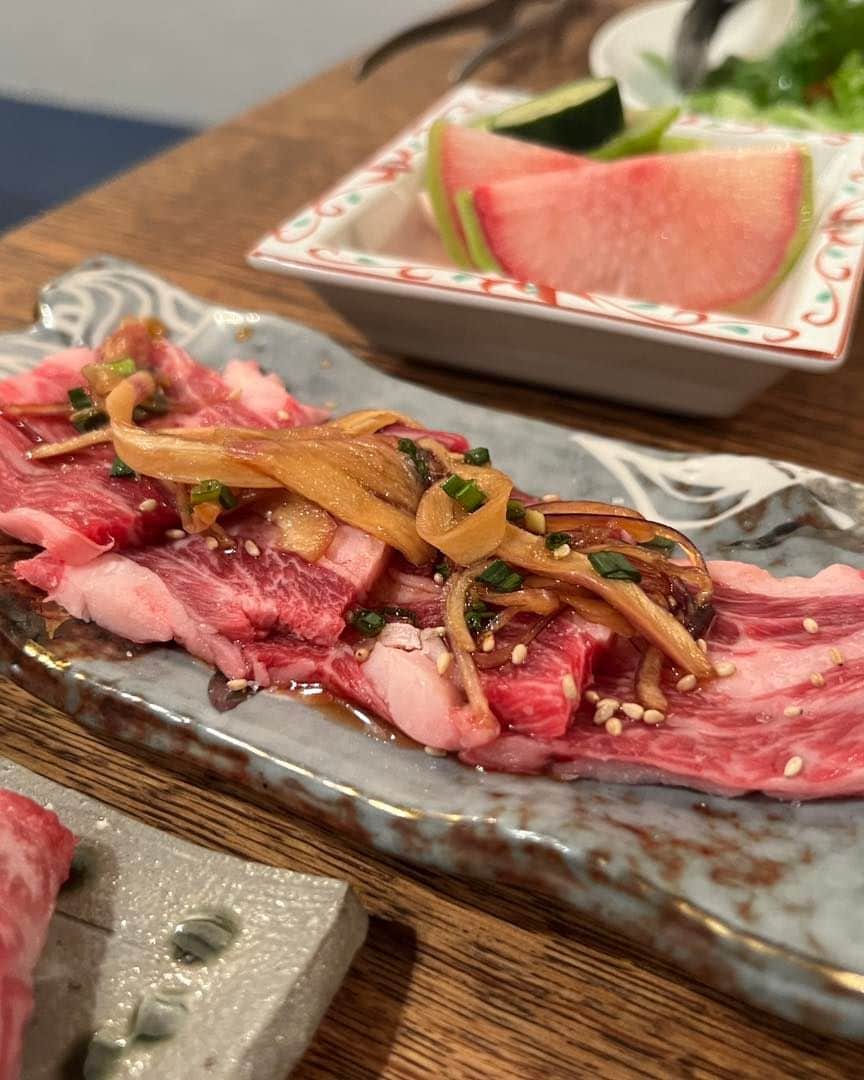 本谷亜紀さんのインスタグラム写真 - (本谷亜紀Instagram)「美味しい焼肉と数々のクラフトビールを楽しめる「焼肉スタンド 肉と麦」🍺最高でした！！  店先で靴を脱いで入るお家感あるのもくつろげたし、お肉の質もとーってもよかった！ビールのラインナップもたくさんあって、ちょっと飲みにも使えそう🎵  焼肉屋さんだけど締めのカレー、最高でした🍛  #焼肉スタンド肉と麦  #幡ヶ谷 #幡ヶ谷グルメ #幡ヶ谷ランチ #幡ヶ谷ディナー  #焼肉 #焼肉屋」7月5日 21時00分 - akichi0518_ramen
