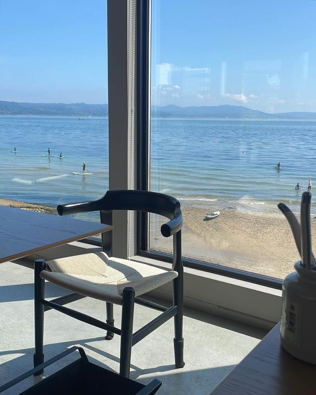 ムサシさんのインスタグラム写真 - (ムサシInstagram)「🌊 ロケーションが最高なcafe❤︎ トマトのリゾット美味しかった〜🦐 ⁡ #no13 #明石カフェ #神戸カフェ  #夏コーデ #Ermé #oofos #uniqlo」7月5日 21時09分 - ___musashi.___