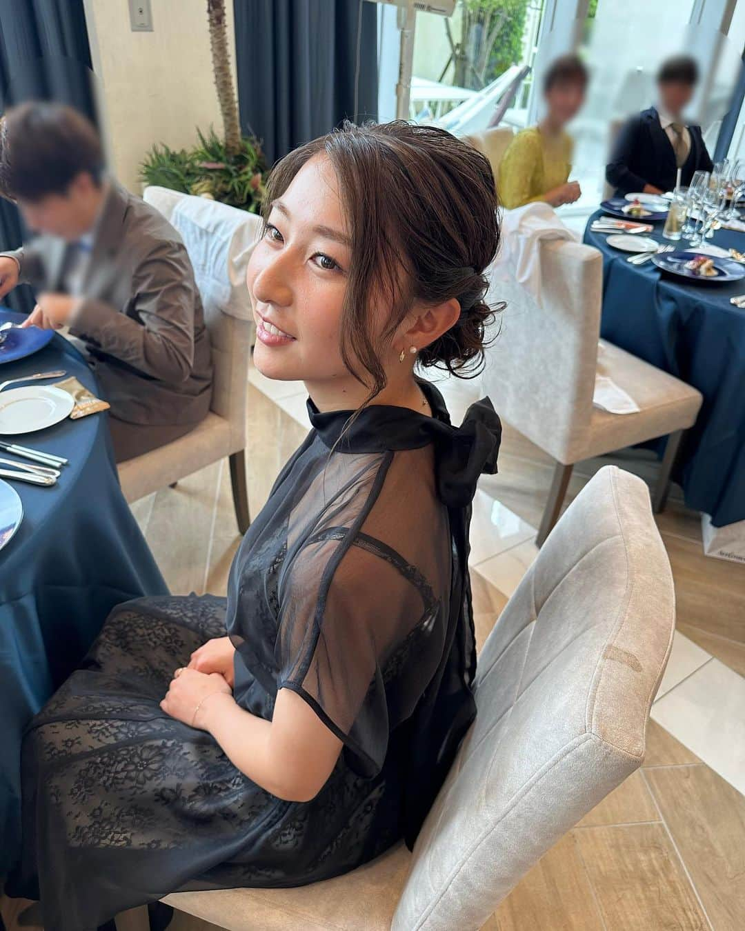 塩越柚歩さんのインスタグラム写真 - (塩越柚歩Instagram)「. 優の結婚式のヘアメイク🕊️ weリーグアウォーズでお世話になった  @hiroko_ikeuch さんにお願いして可愛くしてもらいました😌✨ ⁡ いつもこんなにヘアメイクできないから めちゃくちゃ気分あがって大満足でした~🤍 ⁡ #三菱重工浦和レッズレディース #塩越柚歩」7月5日 21時05分 - yuzuho_shiokoshi19