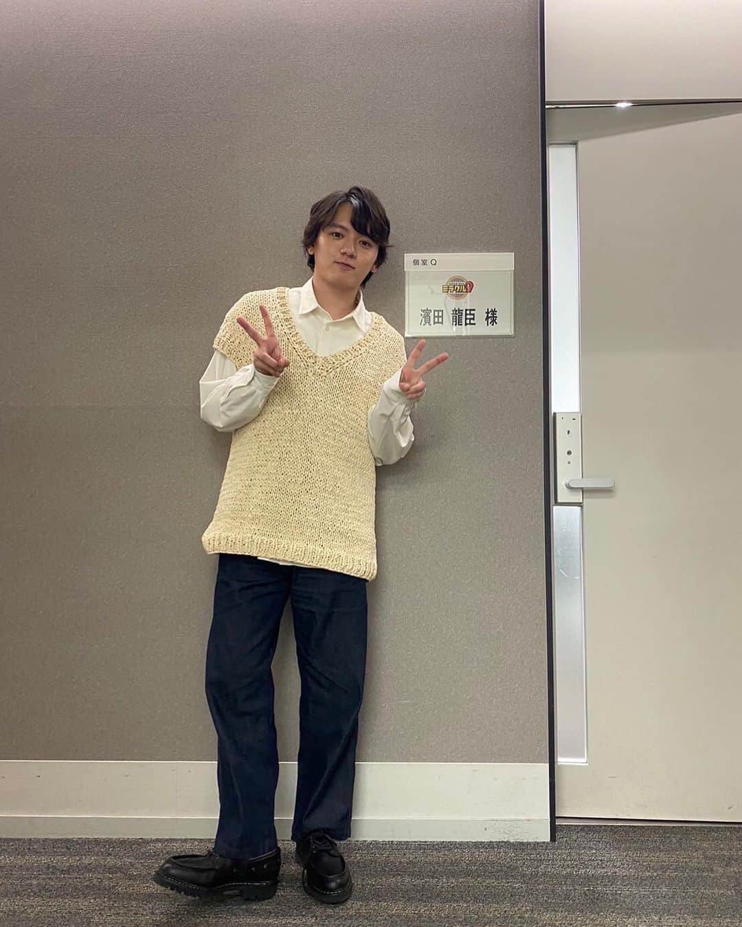 濱田龍臣さんのインスタグラム写真 - (濱田龍臣Instagram)「#ミラクル9  ありがとうございましたー！🙇‍♂️ 若手ナインでした☺️☺️ 小さい頃の写真も出ましたね😳  Today's coordinate  ベスト @myne.official シャツ @rageblue_official パンツ @blue_blue_official」7月5日 21時08分 - hamatatsu_0827_official