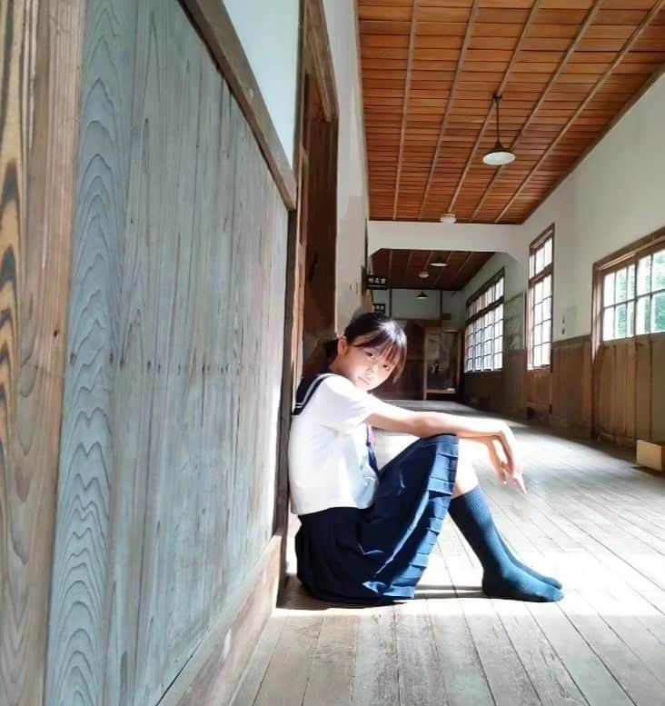 西川実花さんのインスタグラム写真 - (西川実花Instagram)「#08#08년생#制服フォト#青春フォトグラフ #学校」7月5日 21時13分 - mika_nishikawa_