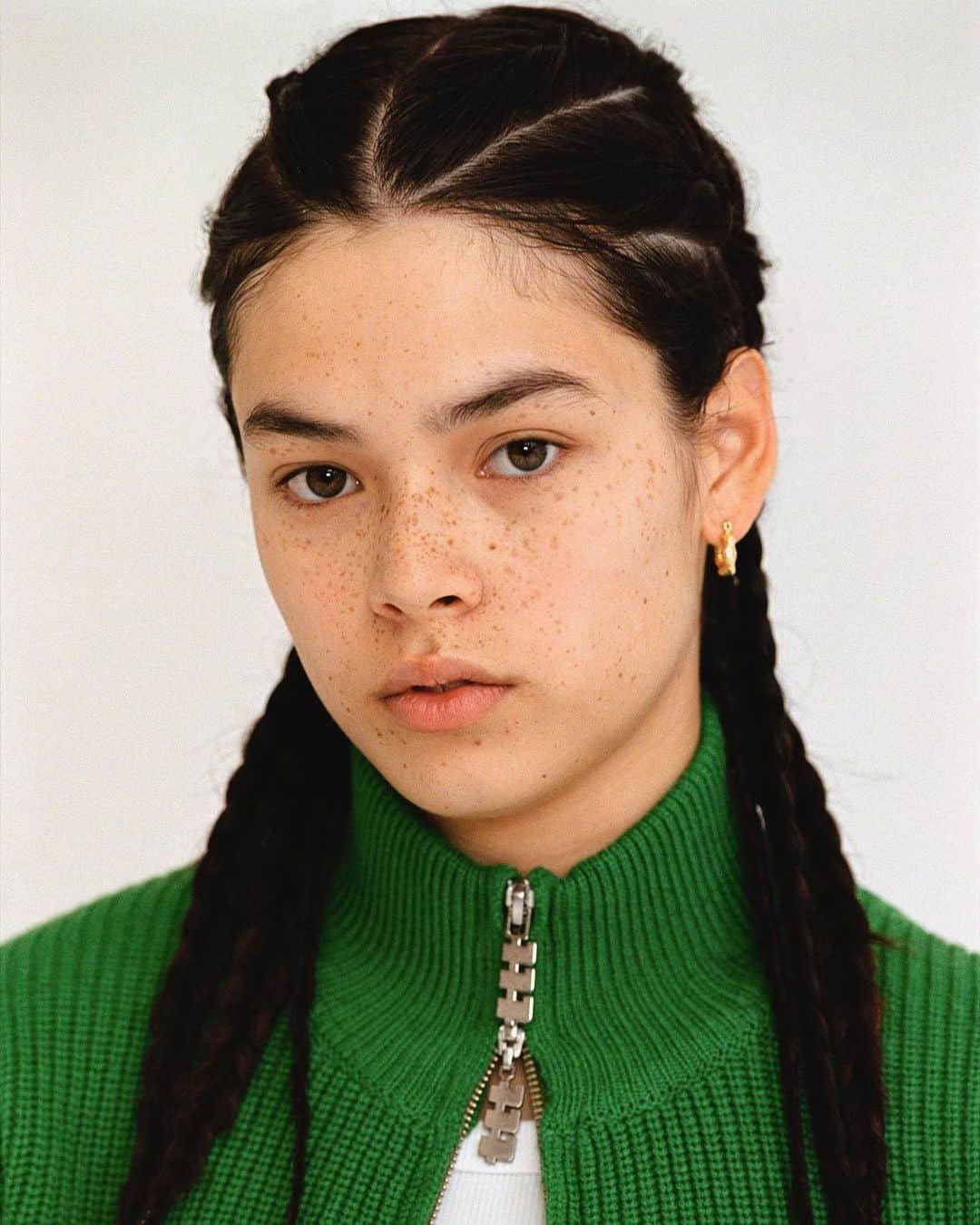 三浦さきえのインスタグラム：「Hair and Makeup by me for @tttmsw.tokyo 2023aw  photo by @liveinsuburbia」
