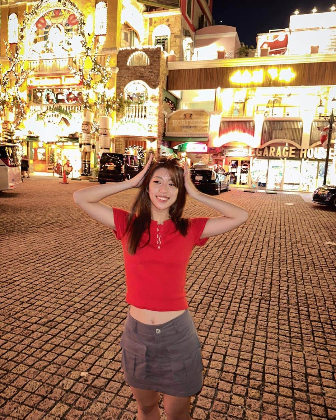 YUUGAさんのインスタグラム写真 - (YUUGAInstagram)「. . 🇺🇸🌴🌺💙 . "Americanvillage" ♡⃛ . 夜景もちょー綺麗で 大好きなTOYSTORYのブルズアイにも会えた〜🐎💕 . . 昼からバスで移動して着いてすぐ アメビレ行ってテラスで優雅にハンバーガーかぶりついて🍔✨️  隣の北谷ビーチの海入って そのまま温泉入って 1番いい夕方時にアメリカンビレッジ戻って最高な夏の始まりを過ごした🌴🌺🐬  海の魔法レストランMagicOcean🦈 マジシャンのパフォーマンス凄かった〜👏  ぜひみんな連れていきたい！笑😂 沖縄お仕事で行ったけれど、遊びも充実できて最高だった🤣🫶✨ . . . #アメリカンビレッジ #americanvillage #americanvillageokinawa #okinawa #okinawatrip #okinawajapan #沖縄 #沖縄旅行 #沖縄観光 #アメリカンビレッジ沖縄 #アメリカンビレッジ美浜 #美浜 #美浜アメリカンビレッジ #美浜町 #北谷 #北谷アメリカンビレッジ #北谷サンセットビーチ #toystory #ブルズアイ #観光スポット #観光地 #yuugaな暮らし」7月5日 22時11分 - yuuga1024