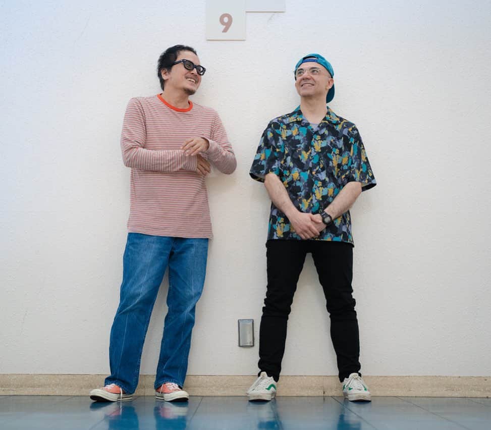 江口寿史のインスタグラム：「Eguchi Hisashi and Luca Tieri.(@luca.tieri )  Photo: George (@george_ojisan )  江口寿史とルカ・ティエリ。  写真 : ジョージ(庄司寛樹)」