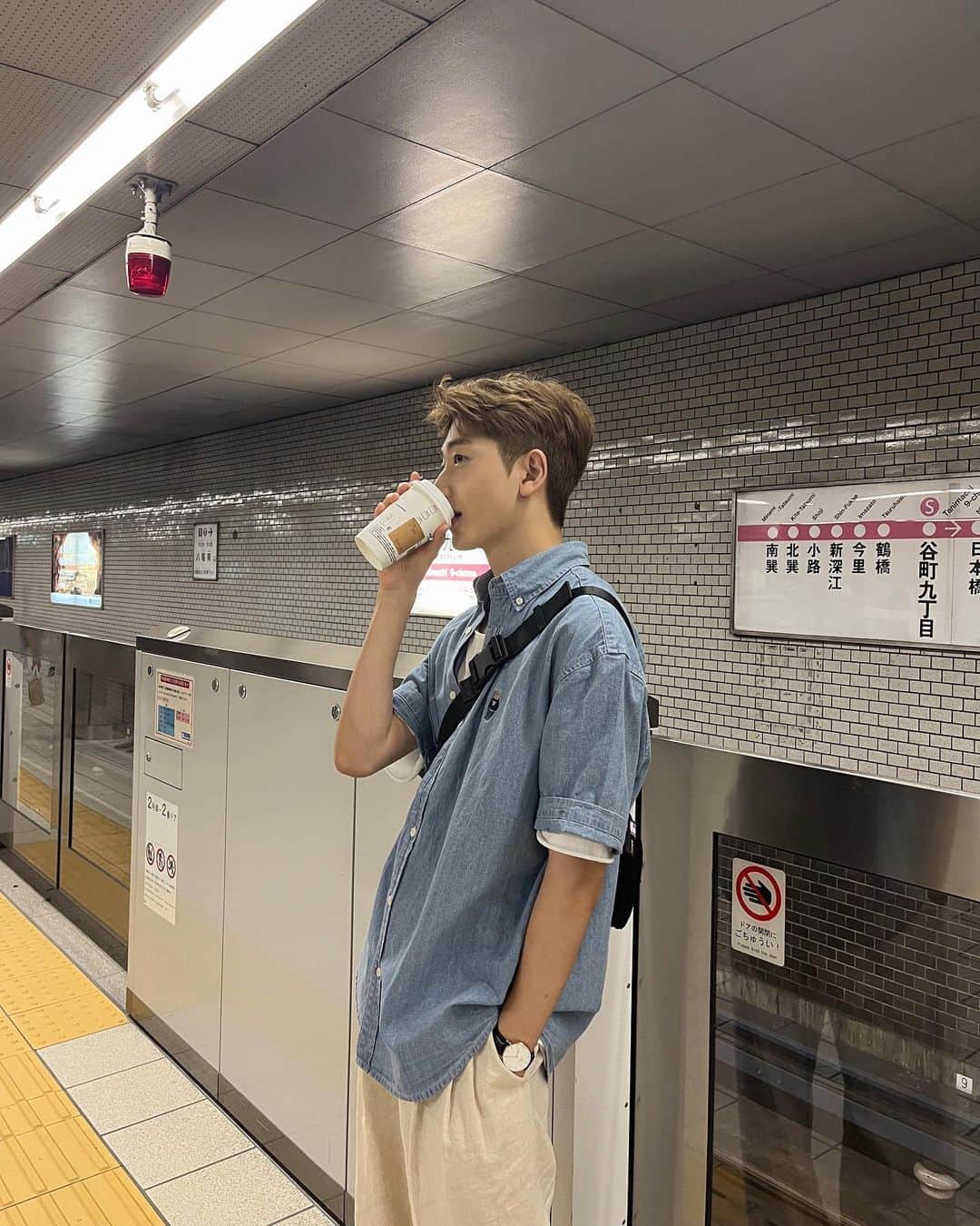 ホン・ウンギさんのインスタグラム写真 - (ホン・ウンギInstagram)「약속~해줘~🤙🏻 #일본 #여행 #지하철」7月5日 22時27分 - eun_doitz