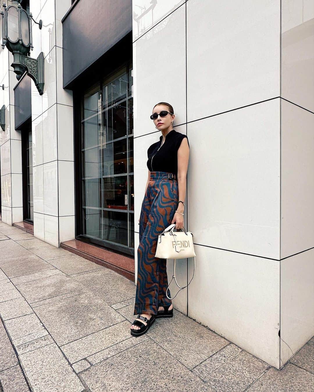 難波サキのインスタグラム：「-𝐓𝐨𝐝𝐚𝐲🧡 tops/Bottoms/Shoes all @murua_official   #murua #murua_snap #fendi」