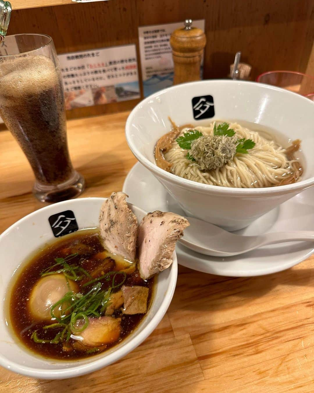 立澤香奈さんのインスタグラム写真 - (立澤香奈Instagram)「本当に美味しかったラーメン🍜 こんな感動的なラーメン 今まであんまり食べたことなかった🙄 鶏チャーシューがしっとりとしてもう美味しくて美味しくて…  鶏チャーシューがしっかり分厚いし、ラーメンだけでもすごくお腹いっぱいになった！ 素材にもこだわっていて、ラーメン食べているのに罪悪感がなかった！笑 またすぐにでもいきたい😚  ◼︎特製鶏の中華そば ◼︎特製鶏つけそば  #中華そば髙野#中華そば高野#神奈川ラーメン#大口#神奈川グルメ#ラーメン#醤油ラーメン#しょうゆラーメン」7月5日 22時54分 - kana_tatsuzawa