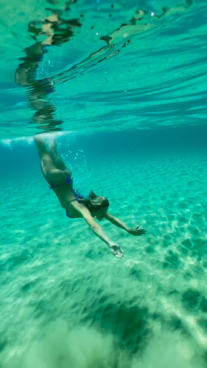 のインスタグラム：「Pra gente começar o dia bem…Obrigada Deus 🙏🏿💎✨ #noronha #fernandodenoronha #Deus #gratidão   vídeo @neuronha / @neuronhagallery」