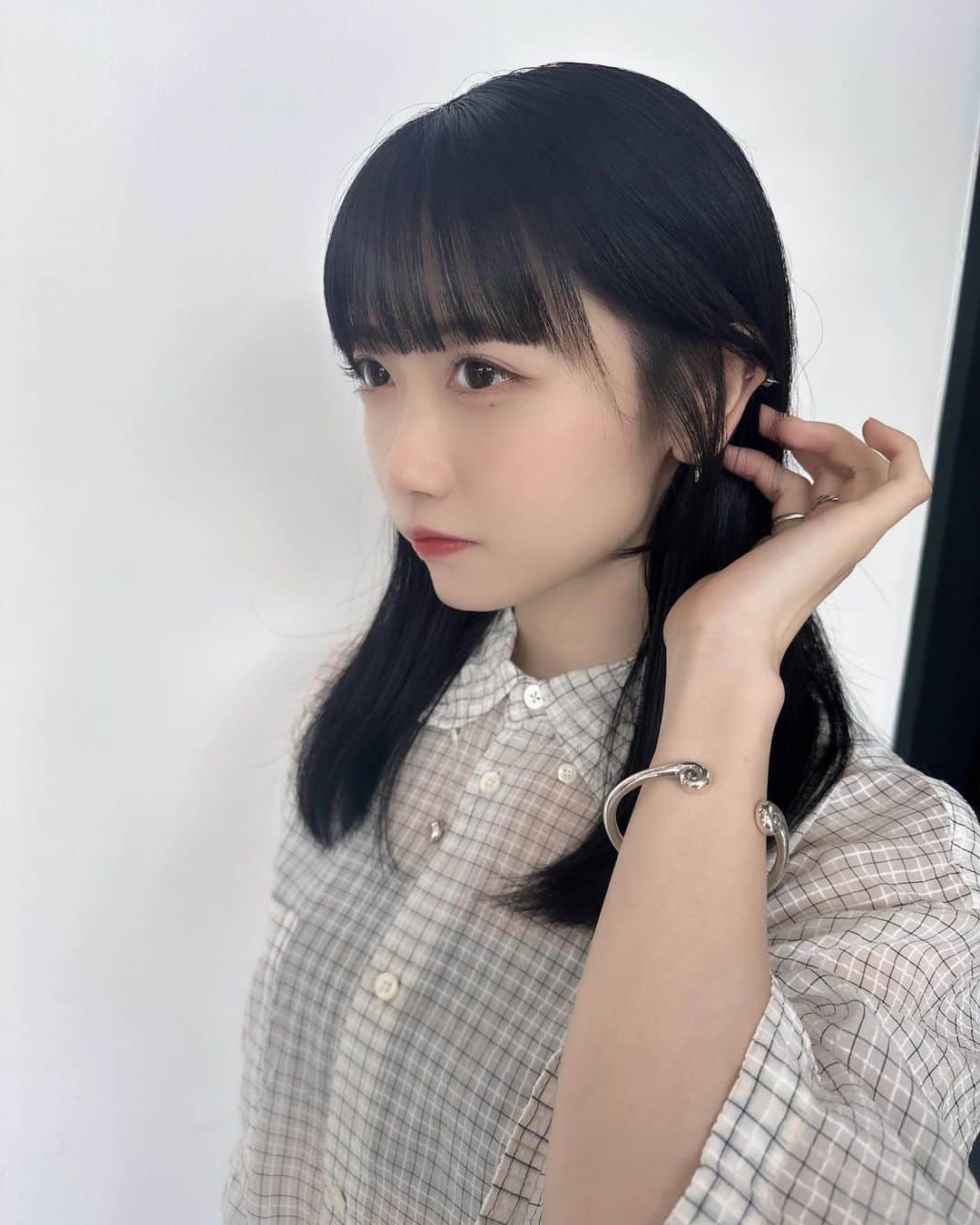 来栖りんのインスタグラム：「先日前髪重くしてもらったんだーーー！いかがですか！」