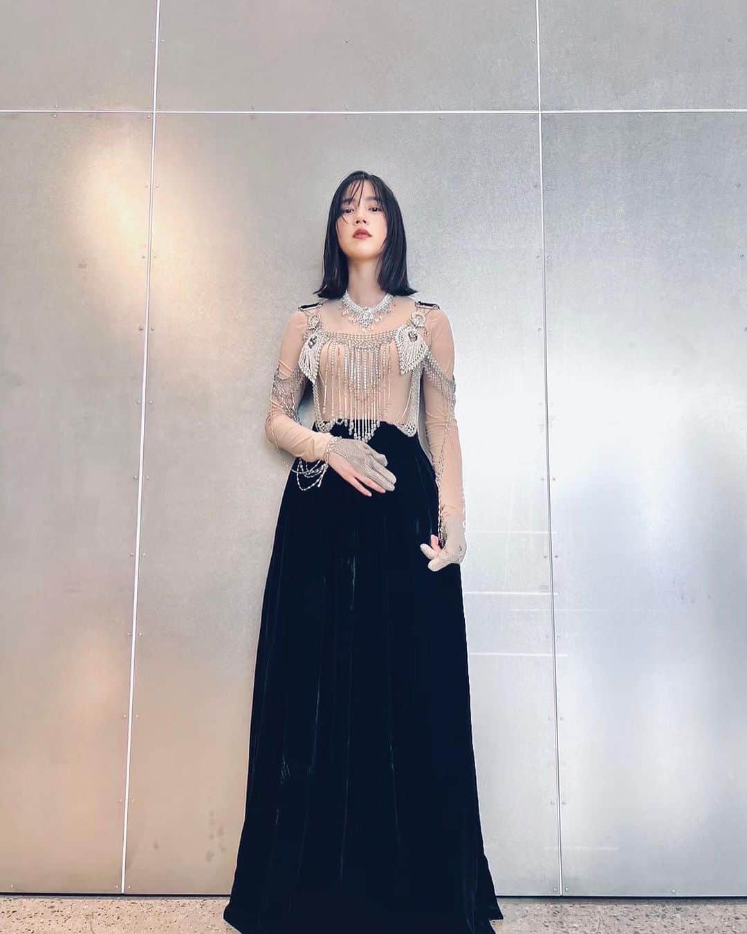 のん（能年玲奈）のインスタグラム：「PURSUE TOUR - Zeep Hanedaまであと4日。  アルバムビジュアル、オフショット💿  明日はライブグッズ発表するねー！  Photo📸&Styling: @izumimachino Hair&Make up: Shie Kanno  #のんPURSUE #東京公演配信チケット発売中 🎫」
