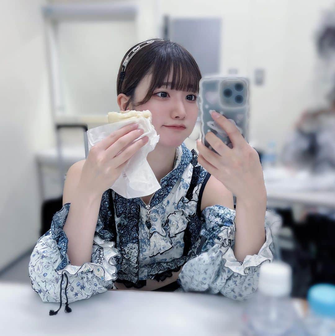 牧乃めいのインスタグラム：「にくまん❣️  #粉我 #japaneseidol #idol #被写体 #被写体モデル  #被写体になります #ファインダー越しの私の世界 #撮影会 #アイドル  #自撮り界隈 #selfie #lfl #サブカル #likeforlike #いいね返しは絶対 #いいね返し #インナーカラー #model #地下アイドル #水色担当 #ootd #おしゃれさんと繋がりたい #ゴテゴテネイル  #ボブ #ミニボブ #좋아요 #맞팔 #ストリートファッション」