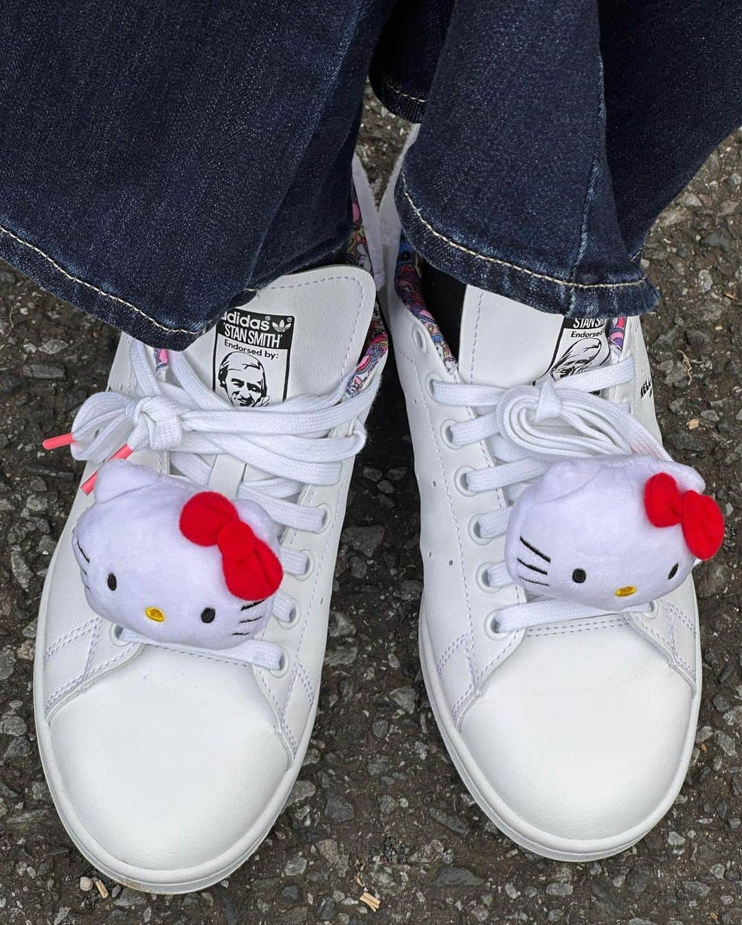 金谷鞠杏さんのインスタグラム写真 - (金谷鞠杏Instagram)「ﾐ・◦・ﾐ🎀  #キティちゃん ！！！！！！ #kitty #nu_nootd #outfits #fashion #gyda #denim #adidas #hellokitty」7月5日 23時29分 - mariannu_official