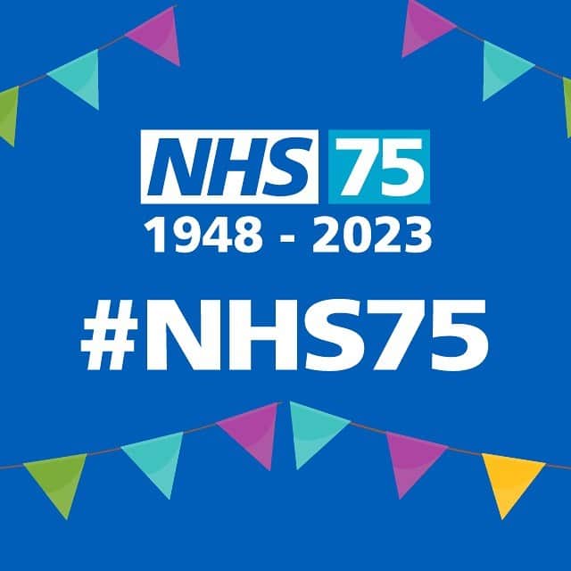 ジョアン・フロッグガットのインスタグラム：「#nhs75 💙」