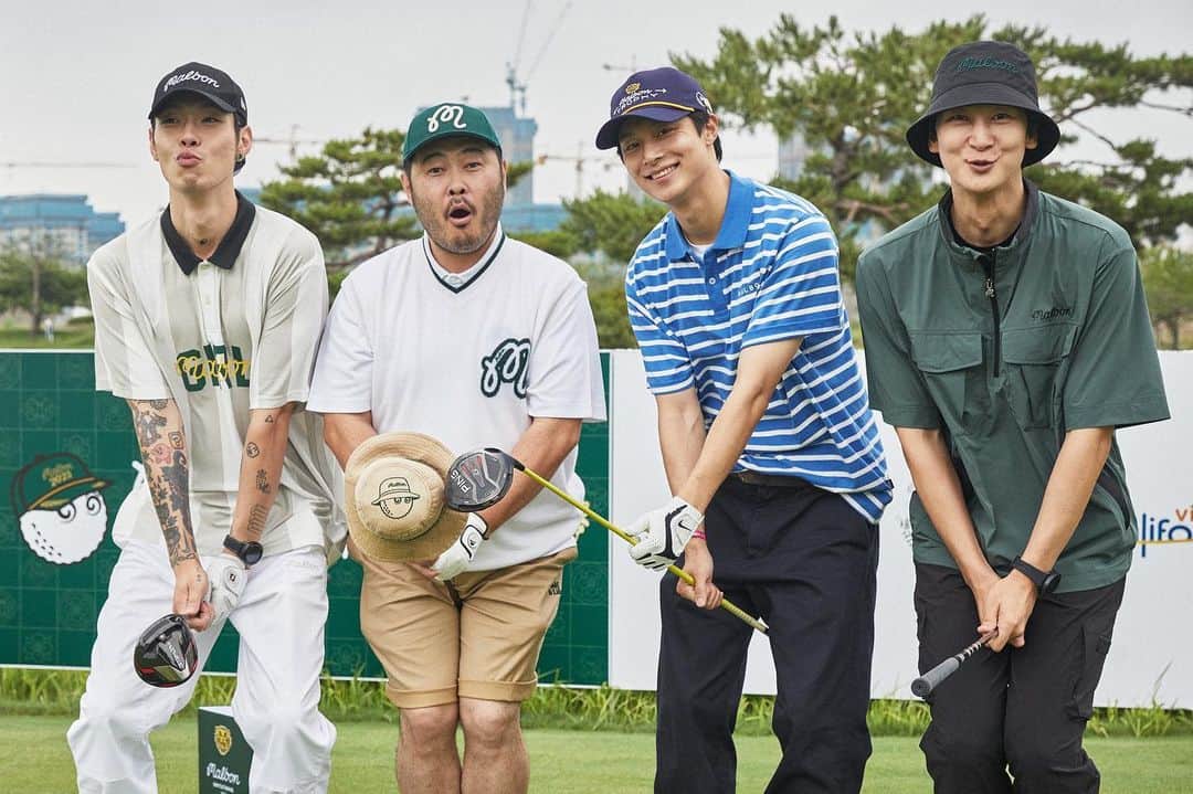 キム・ギバンのインスタグラム：「. 비가와도 너무 즐거웠던 말본인비테이셔널!!!!!! 드라이버 타고 훨훨~ㅋㅋ 좋은 사람들과 라운드도하고  좋은 형들과 사진도 찍고 좋은 상품걸린 홀에서 니어리스트도 하고!!!!💙 내년에도 초대해주세요^^ . #23말본인비테이셔널」