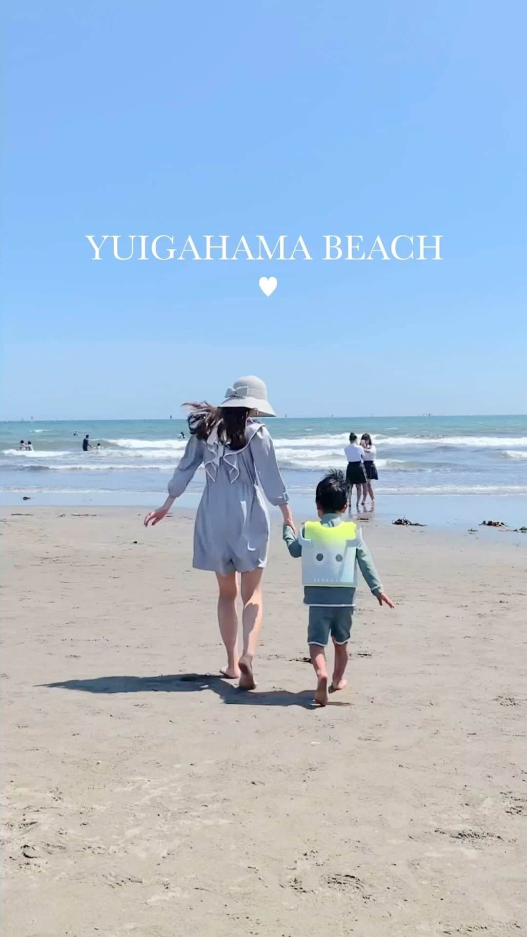 中田絵里奈のインスタグラム：「先週末行った由比ヶ浜🏖 . 7/1から海開きしていて 海の家も充実していたり🌺 浅瀬なので砂浜で海の生き物を観察できたり🦀 . 都内から1時間くらいなのに とっても夏を感じられた🥹🌴 . . #由比ヶ浜 #お出掛けキロク🐾」