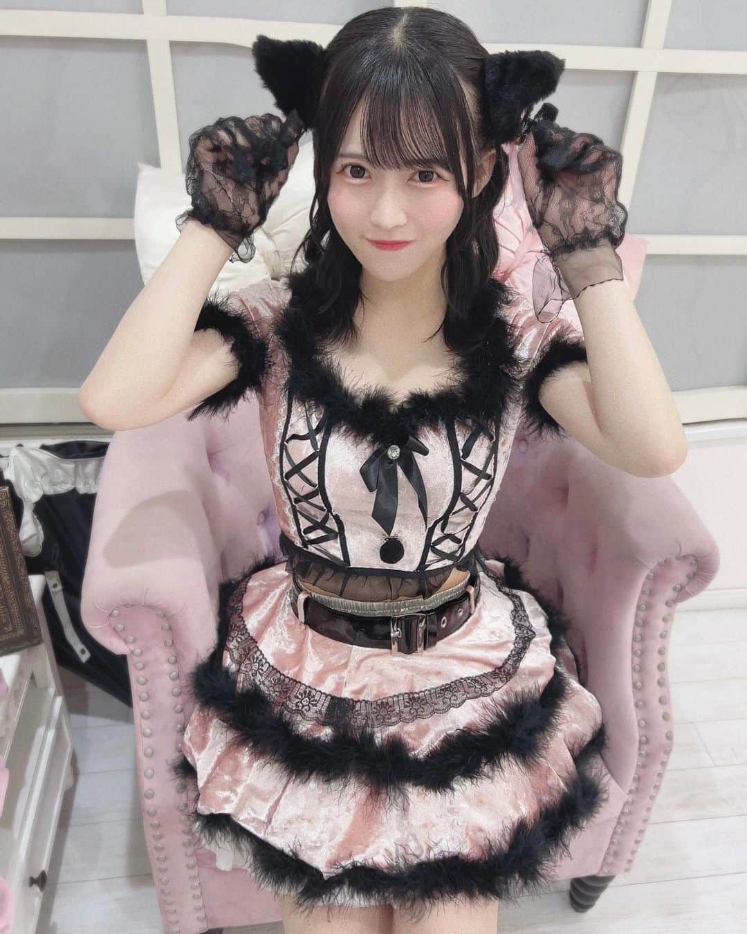 横山みうのインスタグラム：「黒&ピンクって可愛いよね🎀🖤 #アイドル#いいね  #フォロー大歓迎 #ハーフツイン」