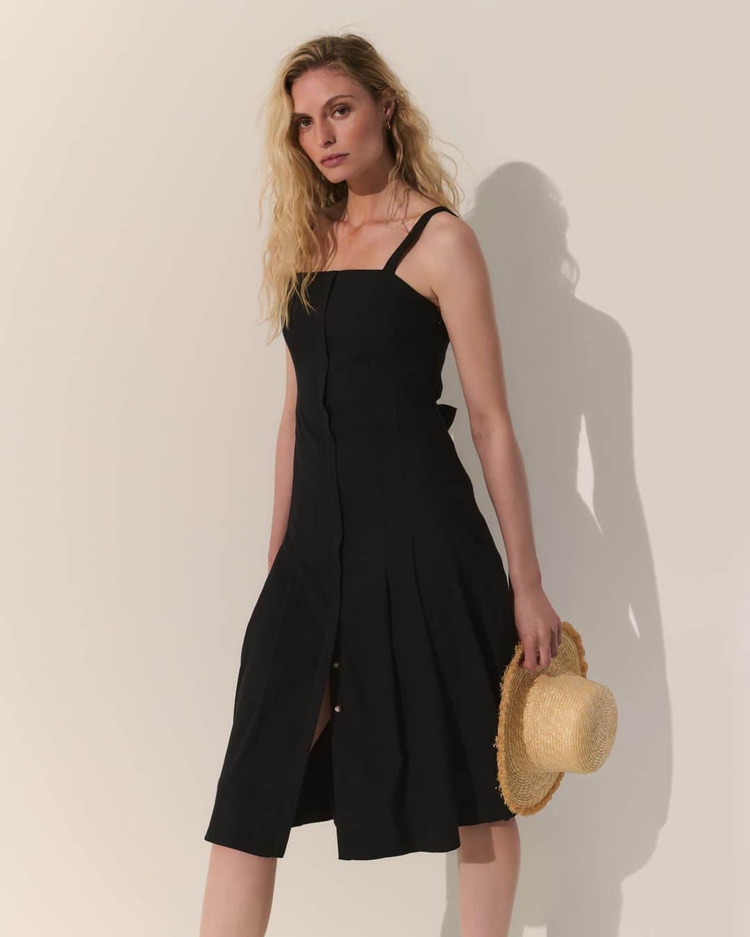 Club Monacoのインスタグラム：「There’s something especially chic about black in the summer.」