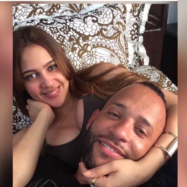 のインスタグラム：「Feliz cumpleanos para mi bella esposa. Feliz 28 años espero que el señor todo poderoso tede larga vida y salud. 🙏🌏😍 @pamelacapellan02  te amo」