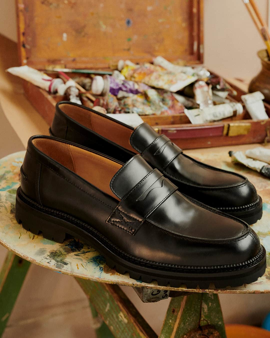 MR PORTERのインスタグラム：「Designed to last is the ethos behind every @mrp piece. Mr P.'s classic 'Jacques' penny loafers are designed with durable Vibram rubber soles that offer excellent grip. They're expertly crafted from polished leather that pairs perfectly dressed up with pleated trousers or dress down with slouchy denim. Tap to shop and head to the bio to discover the lates pieces from Mr P.」