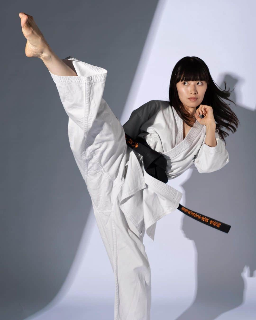 内藤好美さんのインスタグラム写真 - (内藤好美Instagram)「回し蹴り🦵  MAWASHI GERI.  旋轉踢.  돌리기 차기.  camera/ @shirapyonphoto   make/ @kaori0048   #action#actress#japan#japanese#followme #karate#kyokushin#kyokushinkarate#blackbelt#アクション#アクション女優#空手#極真空手#黒帯#二段#武打#動作片#動作演員#女演員#액션#가라테#액션영화#일본#回し蹴り#kick#内藤好美#太田プロ」7月6日 0時03分 - _ko._.no_