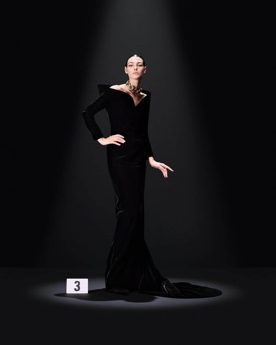 Balenciagaのインスタグラム：「52nd Couture Collection   Look 3, Sculptural Dress with Train, Rivoli Choker, Opera Pump」