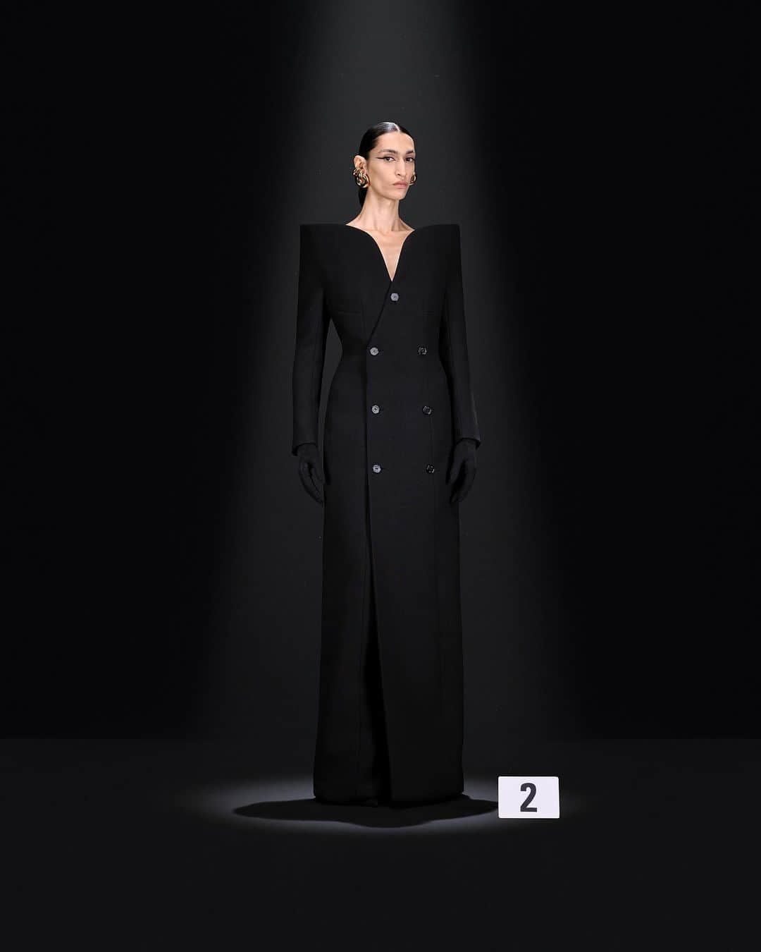 Balenciagaのインスタグラム：「52nd Couture Collection   Look 2, Tailored Maxi Coat, Wrist Gloves, Rivoli Earrings, Pump Pantashoes」